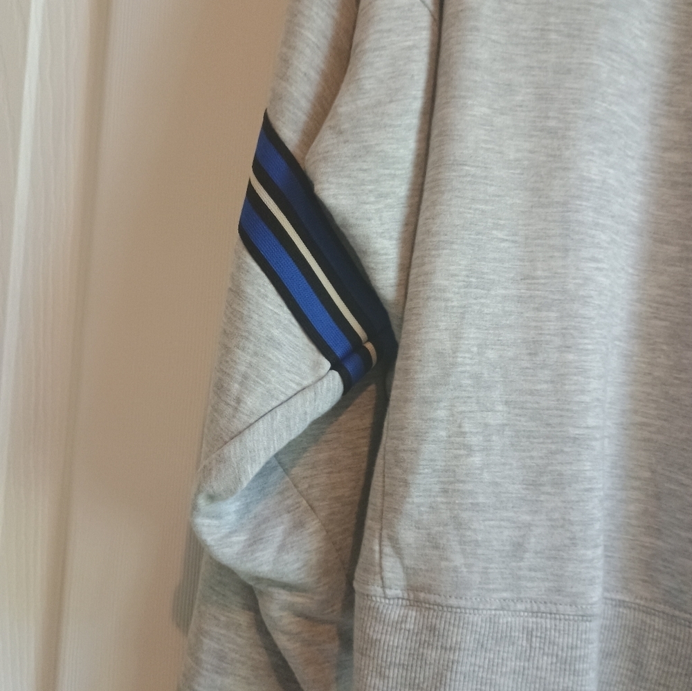 Express One Eleven Sweatshirt Super Duper Soft Size Large With Navy Stripe - Picture 5 of 13